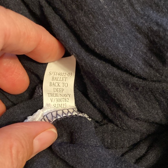 Gap Tee - Picture 4 of 4